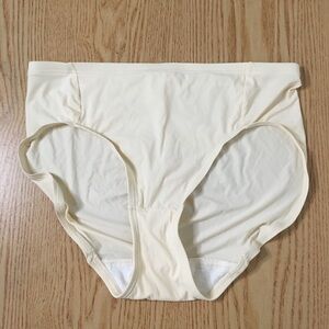 Free with Bundle only New Womens Hanes Panties undies size small 5
